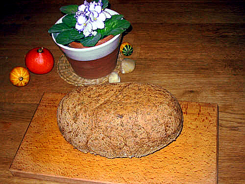 Chleba z kameninové formy. Recept na chleba. Chleba pečený v horkovzdušné troubě na 220°C.